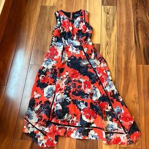 Just Taylor size 4 midi dress with lace detail